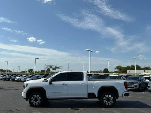 Used 2025 GMC Sierra 2500 Denali w/ Denali Reserve Package AWD/4WD image 6
