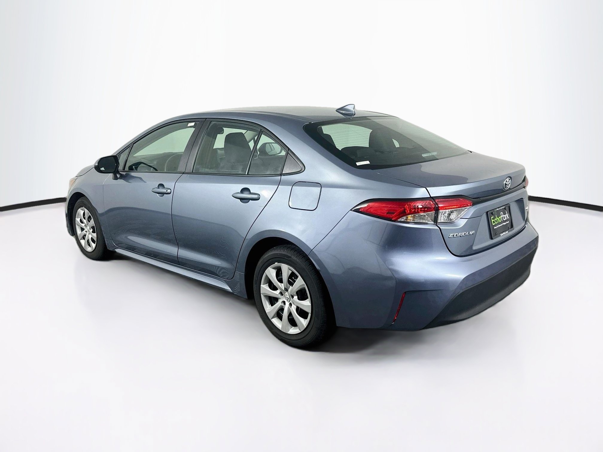 Used 2026 Toyota Corolla LE FWD image 5