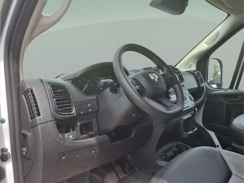 Used 2026 RAM ProMaster 2500 w/ Convenience Group FWD image 10