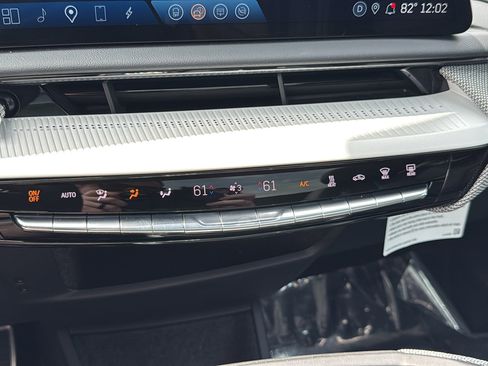 Used 2025 Cadillac Optiq Luxury 2 w/ LPO, Floor Liner Package AWD/4WD image 20