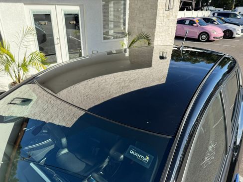 Used 2013 Nissan Leaf SL w/ Premium Pkg image 12