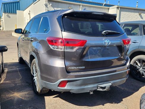 Used 2018 Toyota Highlander SE image 8