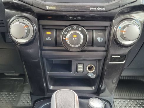 Used 2019 Toyota 4Runner TRD Off-Road Premium AWD/4WD image 18