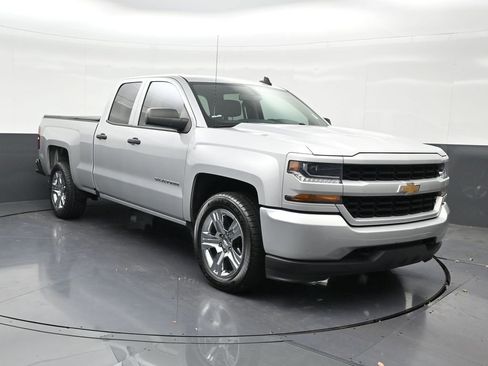 Used 2019 Chevrolet Silverado 1500 Custom w/ Custom Convenience Package image 8