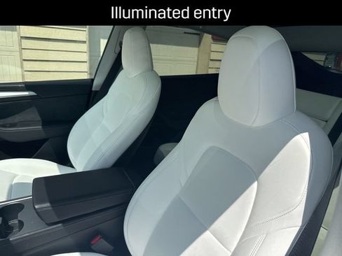 Used 2024 Tesla Model Y 2WD image 11