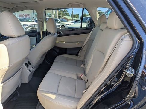 Used 2018 Subaru Outback 3.6R Limited image 15