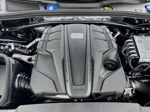 New 2026 Porsche Macan S image 32