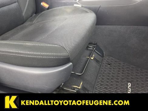 Used 2018 Subaru Outback 2.5i Premium AWD/4WD image 30