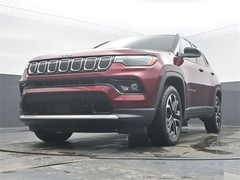 Used 2022 Jeep Compass Limited image 46