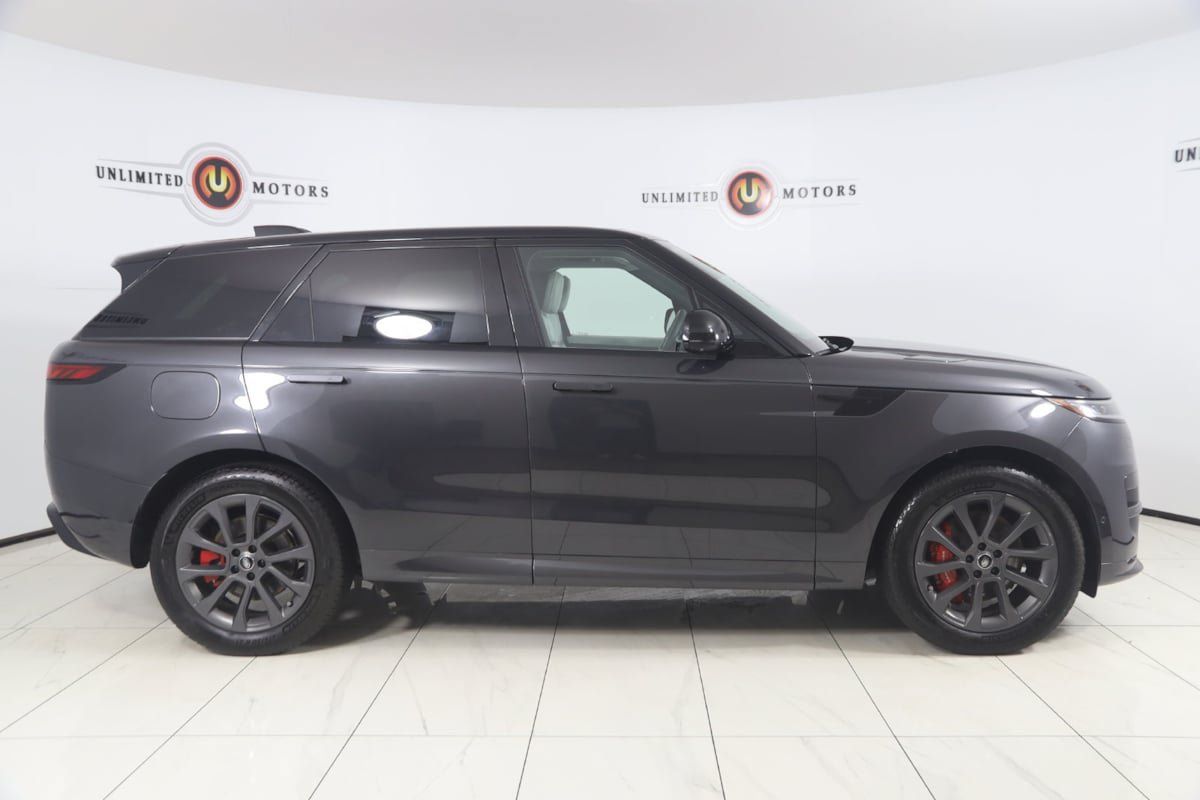Used 2024 Land Rover Range Rover Sport Dynamic SE AWD/4WD image 2