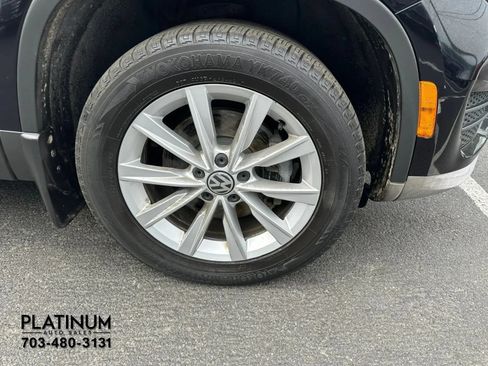 Used 2017 Volkswagen Tiguan Limited w/ Premium Package AWD/4WD image 20
