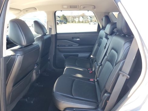 Used 2022 Nissan Pathfinder SL image 27
