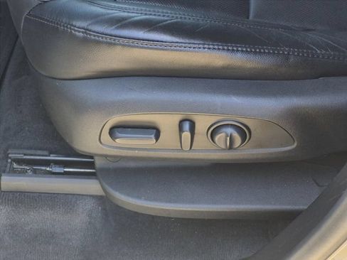 Used 2018 Chevrolet Traverse Premier w/ Driver Confidence II Package FWD image 26