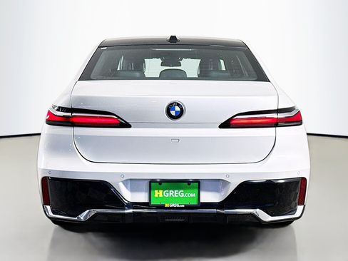 Used 2025 BMW 740i RWD image 8