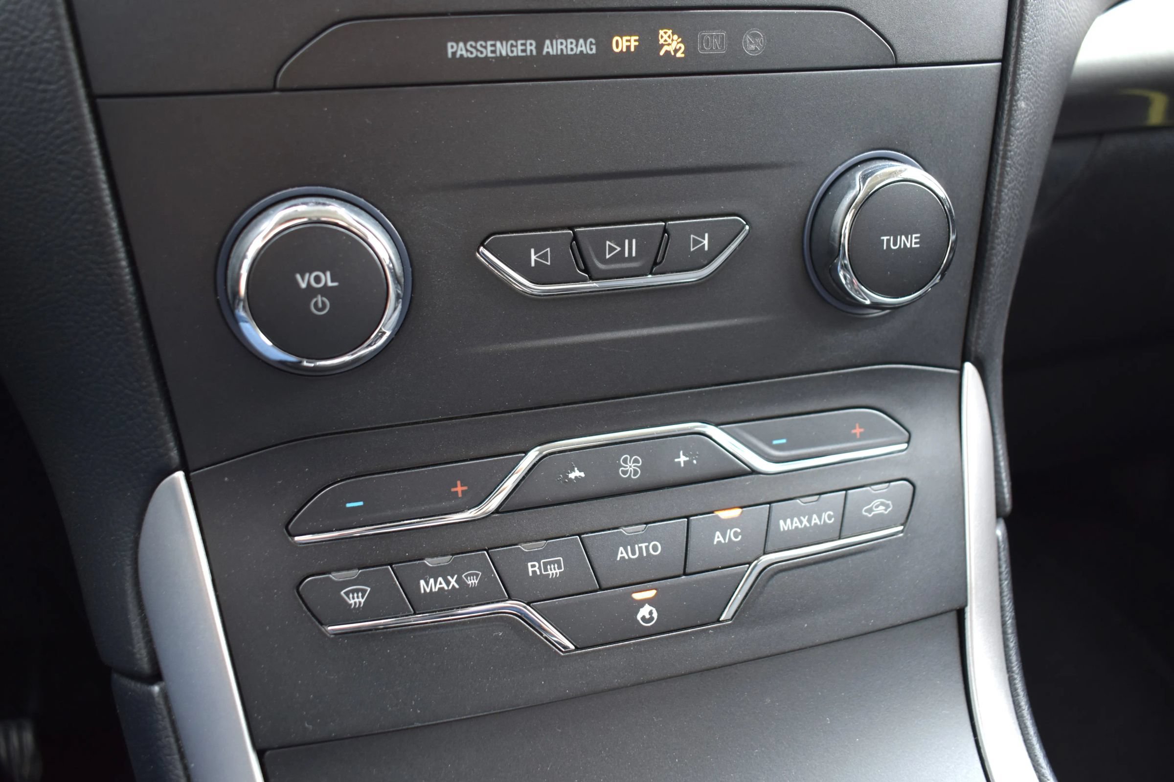 Used 2019 Ford Edge SEL FWD image 55