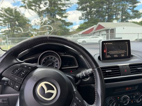 Used 2016 MAZDA MAZDA3 i Touring FWD image 9