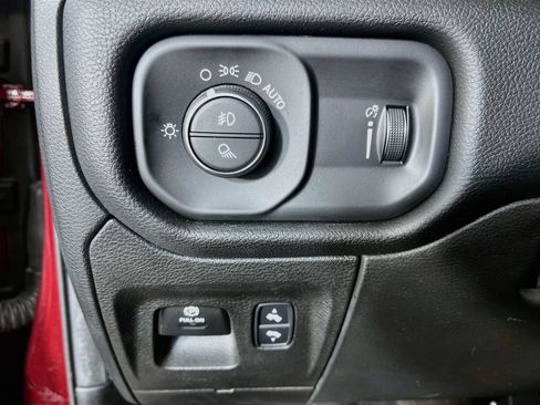 Used 2022 RAM 1500 Big Horn AWD/4WD image 13