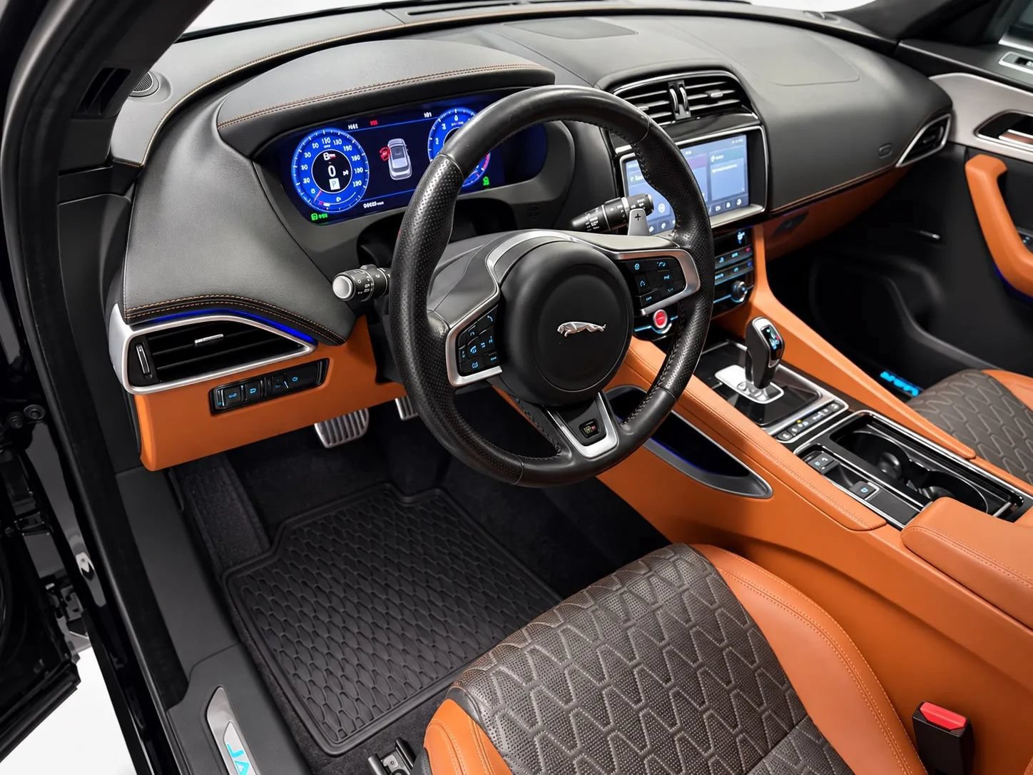 Used 2020 Jaguar F-PACE SVR AWD/4WD image 9