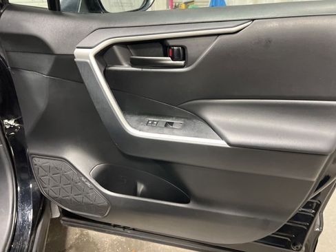 Used 2025 Toyota RAV4 LE image 10