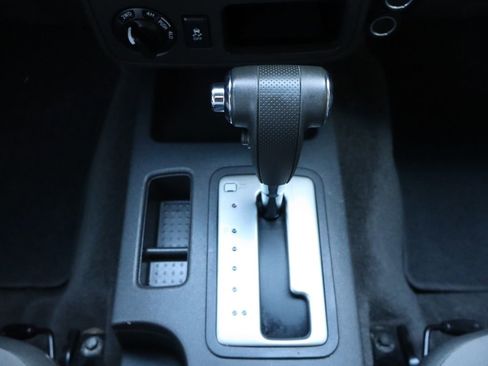 Used 2015 Nissan Xterra S image 35