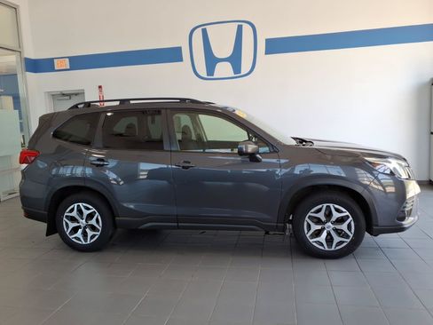 Used 2023 Subaru Forester Premium AWD/4WD image 4