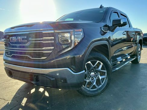 Used 2022 GMC Sierra 1500 SLT image 3