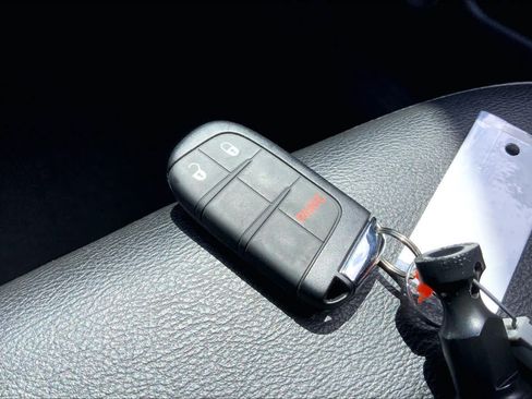 Used 2022 Jeep Compass Latitude FWD image 14