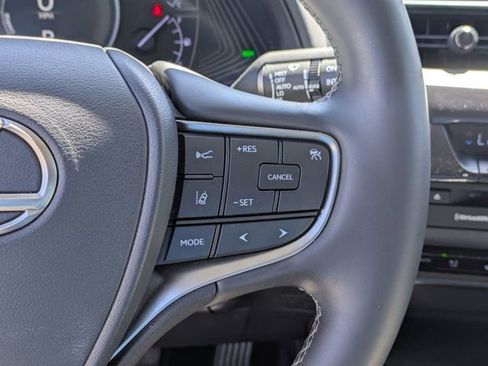 Used 2019 Lexus UX 250h w/ Premium Package image 20