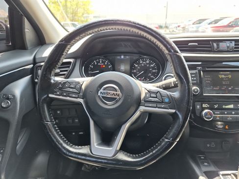 Used 2022 Nissan Rogue Sport SL FWD image 18