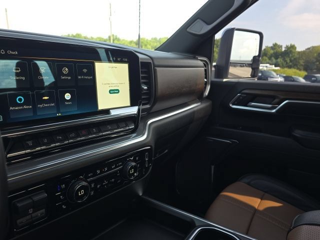 Used 2024 Chevrolet Silverado 3500 High Country w/ High Country Premium Package AWD/4WD image 27