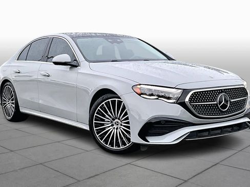 Used 2025 Mercedes-Benz E 350 4MATIC Sedan image 2