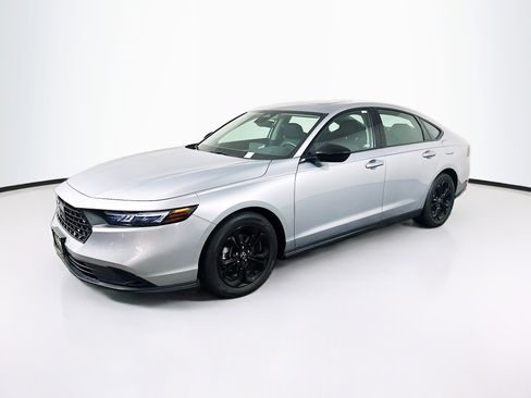 Used 2025 Honda Accord SE image 3