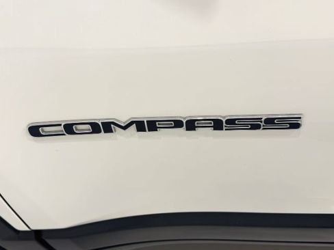 Used 2025 Jeep Compass Limited AWD/4WD image 16