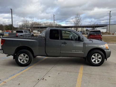 Used 2014 Nissan Titan SV image 5