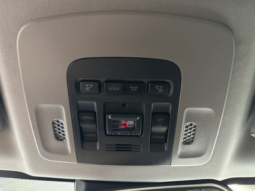 Used 2024 Toyota Camry SE FWD image 31