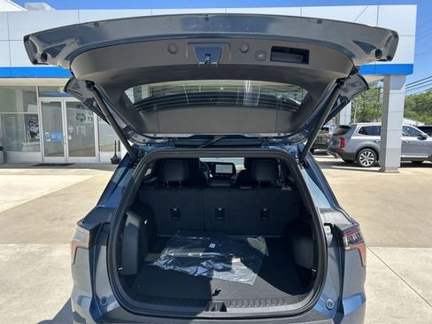 New 2026 Chevrolet Equinox LT w/ Convenience Package II FWD image 24