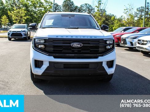 Used 2025 Ford Expedition Active AWD/4WD image 9