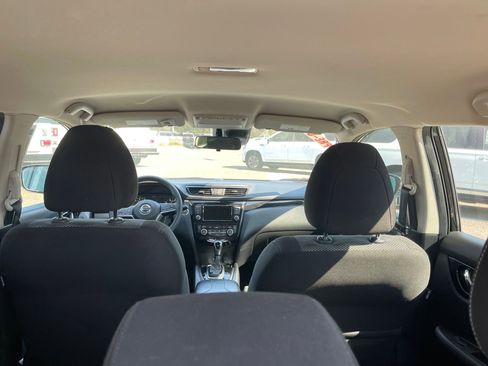 Used 2020 Nissan Rogue Sport SV image 23