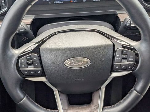 Used 2023 Ford Explorer Platinum w/ Technology Package AWD/4WD image 14