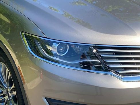 Used 2018 Lincoln MKX Reserve w/ Lincoln MKX Climate Package FWD image 4