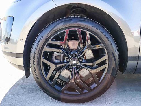 Used 2022 Land Rover Range Rover Evoque SE image 11