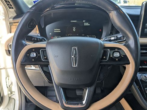 Used 2022 Lincoln Corsair Reserve image 13