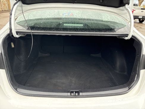 Used 2022 Toyota Corolla LE image 10