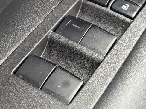 Used 2022 Toyota Corolla SE image 31