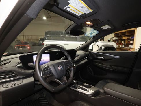 Certified 2024 Buick Envista Preferred w/ Convenience I Package image 9