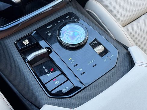 Used 2025 BMW X3 xDrive30i w/ Premium Package image 18