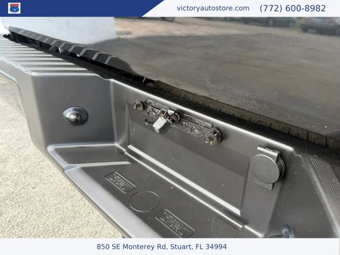 Used 2010 Ford F150 Lariat image 17