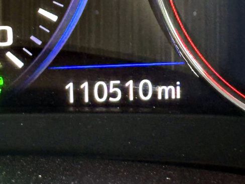 Used 2019 Chevrolet Malibu Hybrid image 24