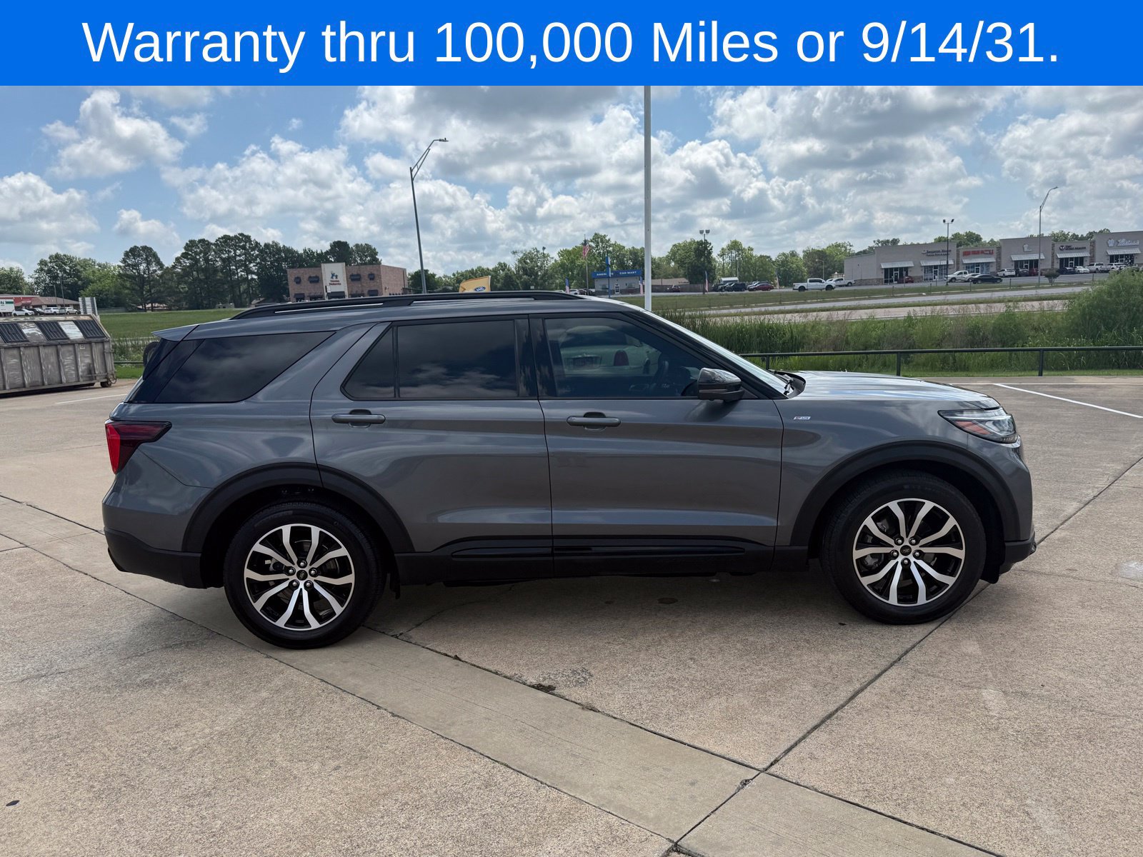 Certified 2025 Ford Explorer ST-Line RWD image 4