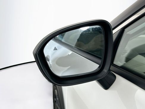 Used 2025 Nissan Rogue SV image 16